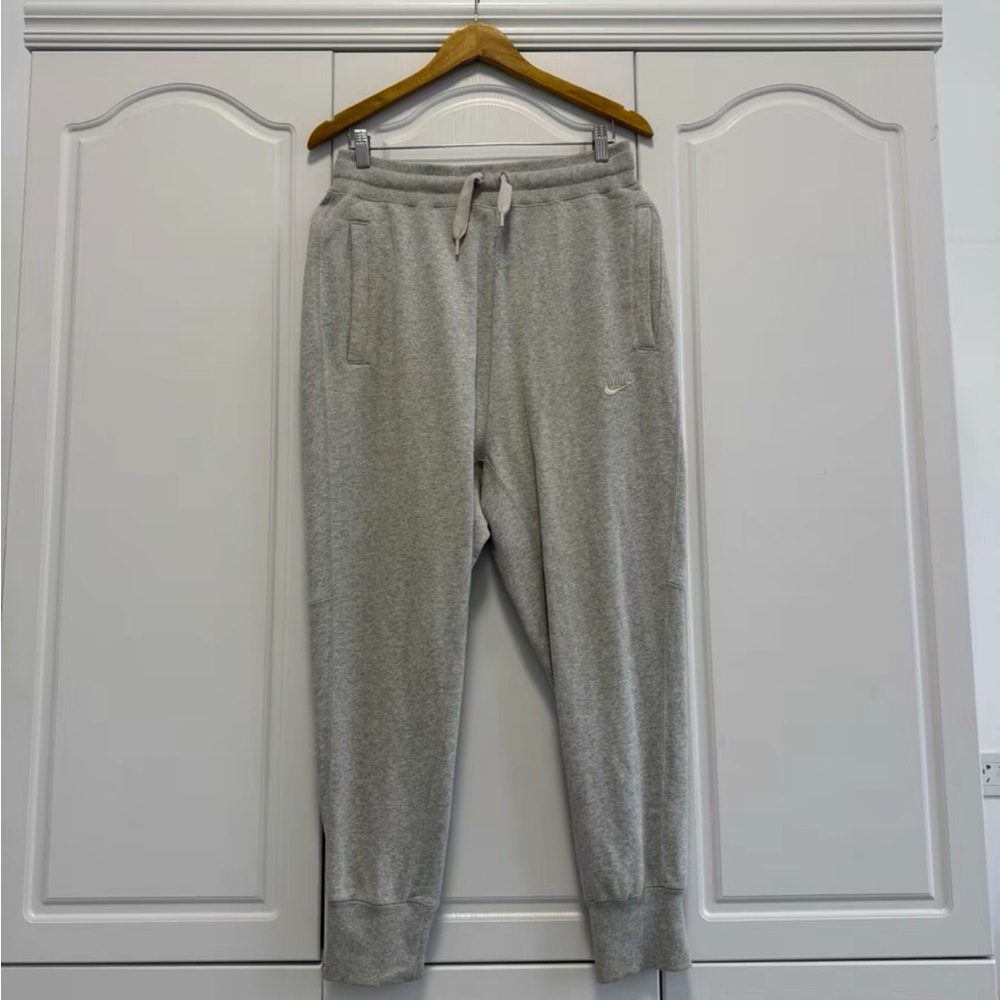 Nike Men's Light Gray Joggers